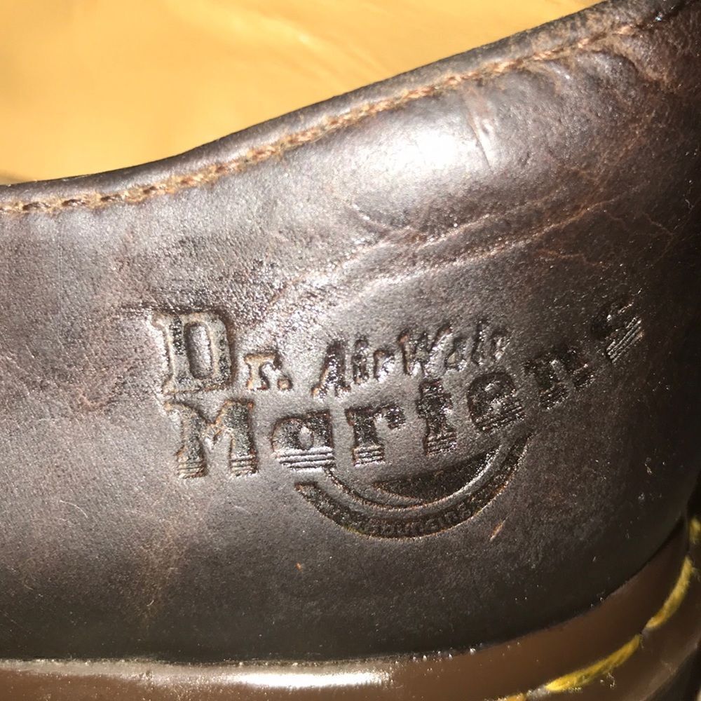 Dr. Martens Air Wair Classic Lace Up - Picture 5 of 6